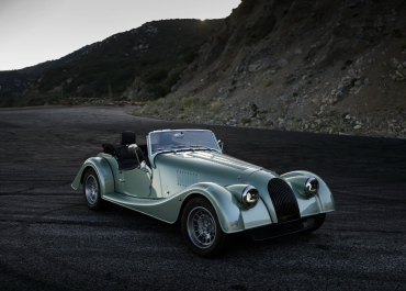 Morgan Plus Four pierwszym samochodem na rynku USA z systemem car audio marki Sennheiser